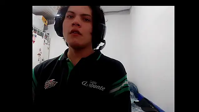 Snapshot of Xtrem3HARDxxx chatting on September 2025 10:04:02 AM Xtrem3HARDxxx online show from September 2025 10:04:02 AM