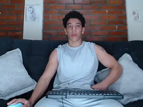 Snapshot of ethan_noir chatting on December 2024 05:29:02 AM ethan noir online show from December 2024 05:29:02 AM