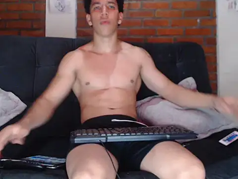 Snapshot of ethan_noir chatting on December 2024 03:37:01 AM ethan noir online show from December 2024 03:37:01 AM