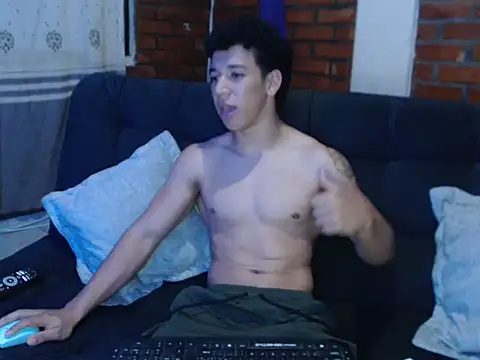 Snapshot of ethan_noir chatting on December 2024 04:31:02 AM ethan noir online show from December 2024 04:31:02 AM