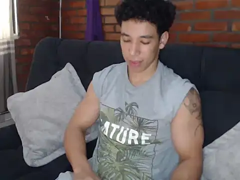 Snapshot of ethan_noir chatting on December 2024 09:40:01 PM ethan noir online show from December 2024 09:40:01 PM