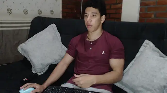 Snapshot of ethan_noir chatting on January 2025 05:46:02 AM ethan noir online show from January 2025 05:46:02 AM