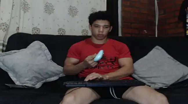 Snapshot of ethan_noir chatting on January 2025 01:02:01 AM ethan noir online show from January 2025 01:02:01 AM