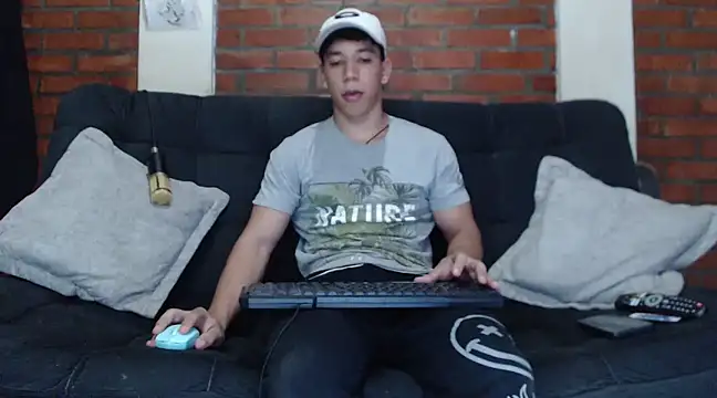 Snapshot of ethan_noir chatting on January 2025 05:16:01 AM ethan noir online show from January 2025 05:16:01 AM