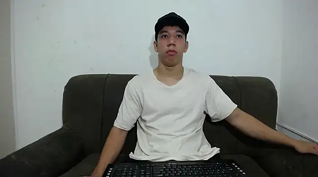 Snapshot of ethan_noir chatting on February 2025 06:19:02 PM ethan noir online show from February 2025 06:19:02 PM