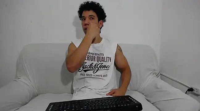 Snapshot of ethan_noir chatting on February 2025 08:44:02 PM ethan noir online show from February 2025 08:44:02 PM