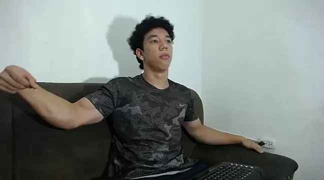 Snapshot of ethan_noir chatting on February 2025 09:24:02 PM ethan noir online show from February 2025 09:24:02 PM