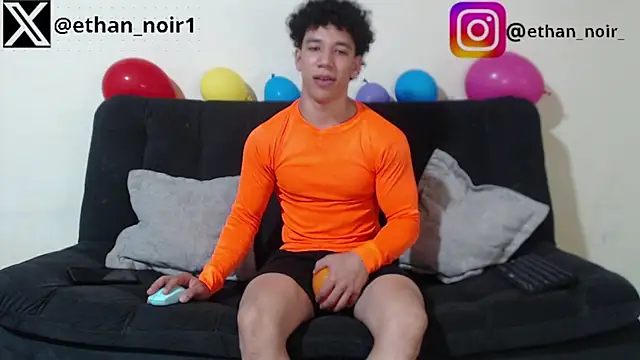 Snapshot of ethan_noir chatting on March 2025 08:19:01 PM ethan noir online show from March 2025 08:19:01 PM