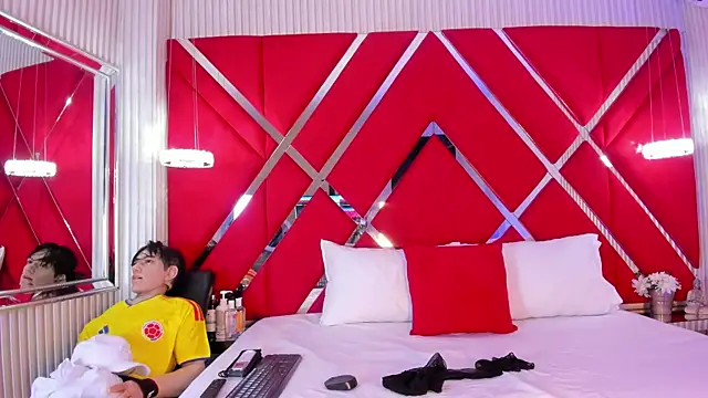 SusanCouper online show from July 2026 01:47:02 PM