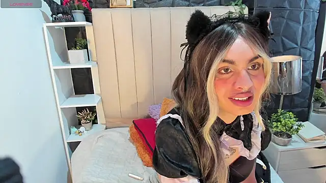 amapola hs online show from April 2026 10:11:02 PM