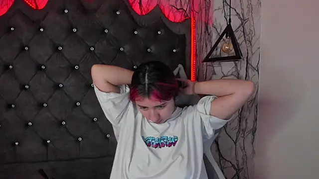 larissa01  online show from February 2025 02:40:01 AM