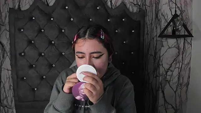 larissa01  online show from February 2025 03:02:02 AM