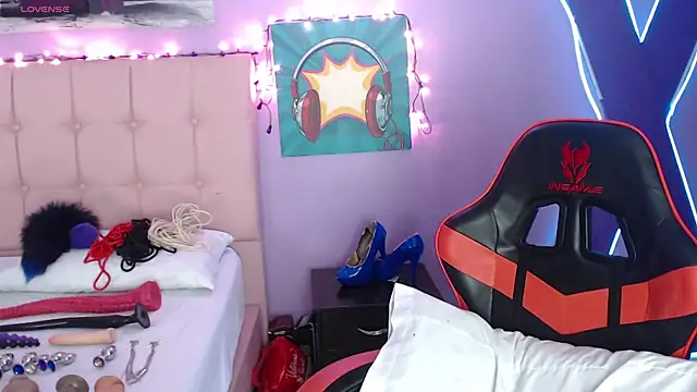 Ruby Skywalker  online show from December 2024 04:42:02 AM