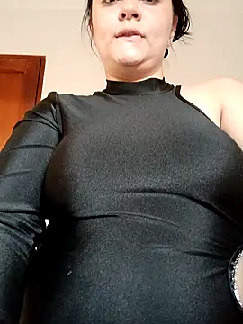 Im Amelia online show from January 2025 10:46:02 PM