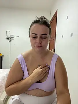 Im Amelia online show from April 2026 09:50:01 PM