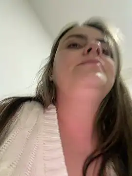 Im Amelia online show from July 2026 11:04:02 PM