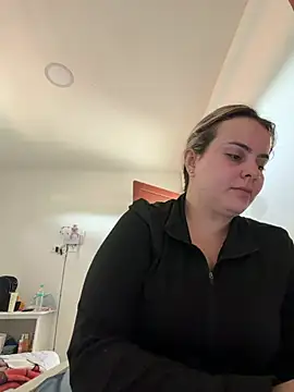 Im Amelia online show from July 2026 02:21:01 PM