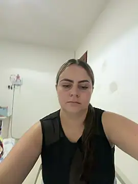 Im Amelia online show from July 2026 04:01:02 PM