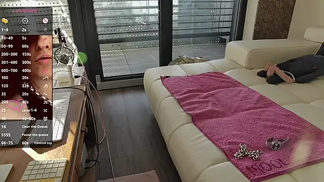 sexyLolia11 online show from June 2026 05:40:02 PM