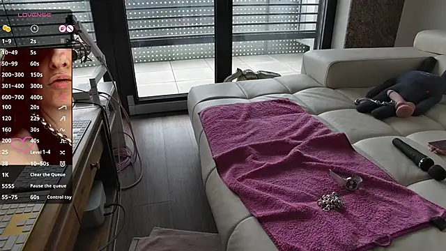 sexyLolia11 online show from July 2026 10:52:02 AM