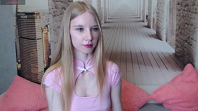 Cutieblondegirl online show from July 2026 07:48:01 AM