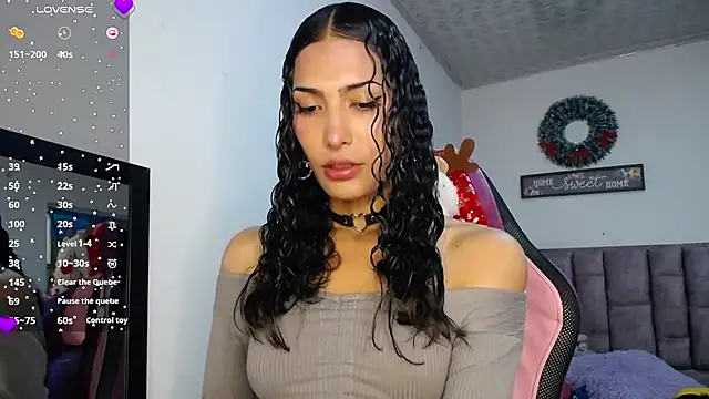 Lanna hott  online show from December 2025 07:20:02 PM