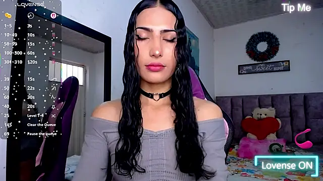 Lanna hott  online show from July 2026 06:54:02 PM
