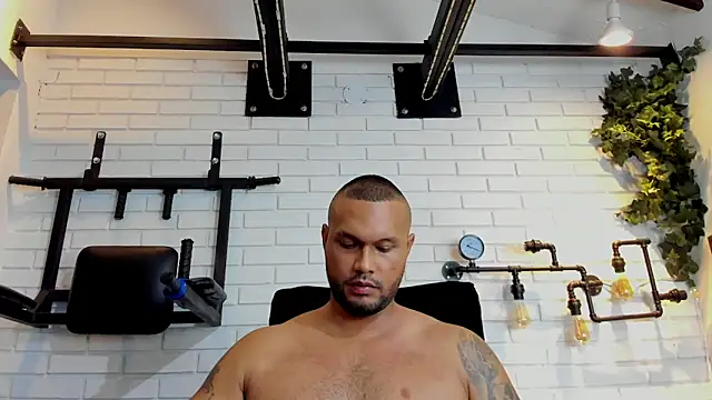 CharlieGriffin online show from May 2026 10:27:01 PM