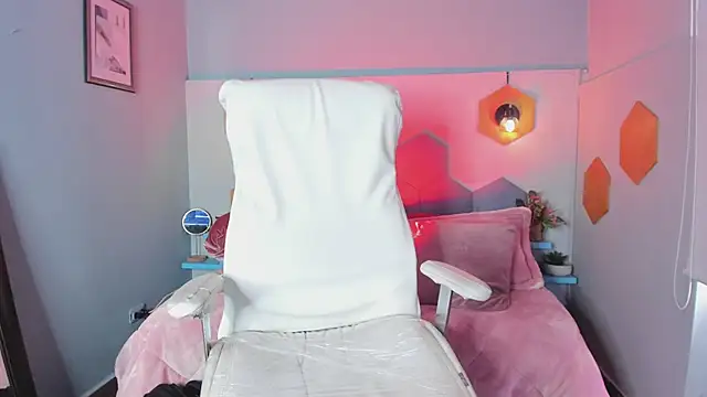 Valkiria ponce online show from March 2025 02:15:02 PM