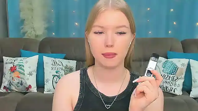 shy  lady online show from December 2024 02:59:01 PM