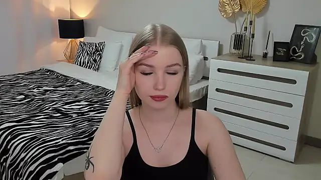 shy  lady online show from March 2025 03:31:01 AM