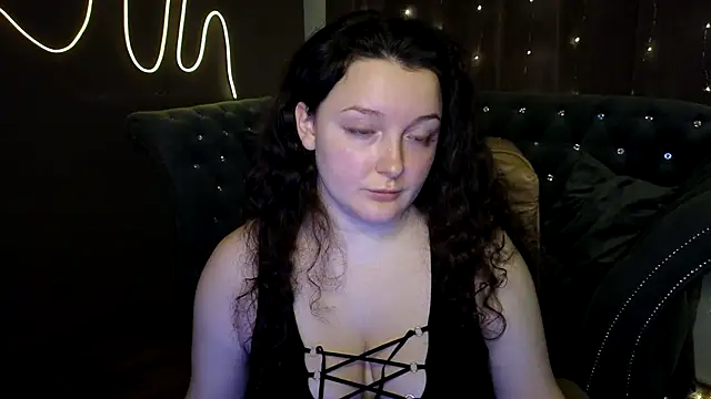 GloriNichols online show from December 2024 01:44:01 PM