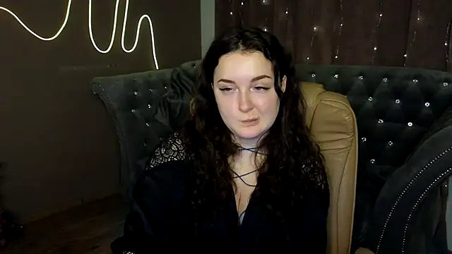 GloriNichols online show from January 2025 12:53:02 PM