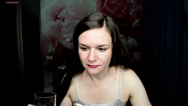 AriaGray online show from November 2025 02:43:02 AM