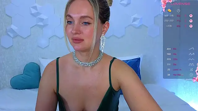 Snapshot of Lynna_Sparks chatting on October 2025 03:48:02 AM Lynna Sparks online show from October 2025 03:48:02 AM