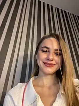 GraceTorrez online show from October 2025 05:08:02 AM