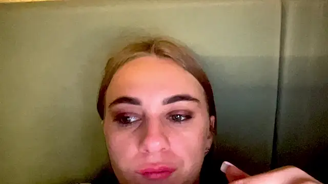 GraceTorrez online show from October 2025 07:02:01 PM