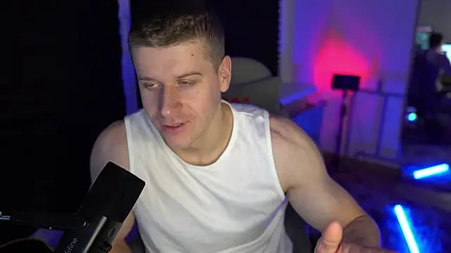 Bruno Banani online show from October 2025 08:11:02 PM