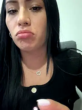Snapshot of Sara_luna_ chatting on January 2026 11:07:01 PM Sara luna online show from January 2026 11:07:01 PM