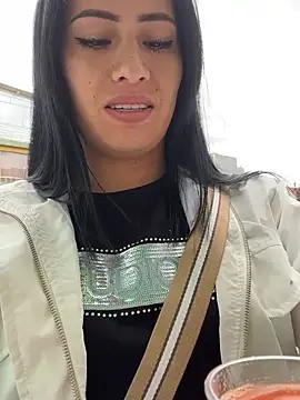 Sara luna  online show from July 2026 03:37:02 PM