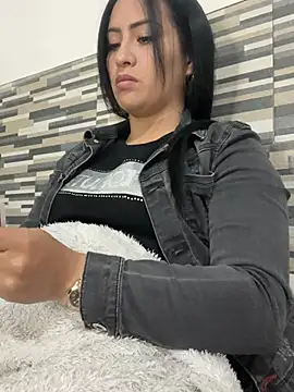 Sara luna  online show from July 2026 05:15:02 PM