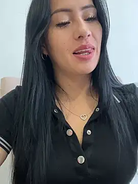 Sara luna  online show from July 2026 01:50:01 PM
