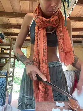 sammoura01 online show from April 2026 04:48:01 PM