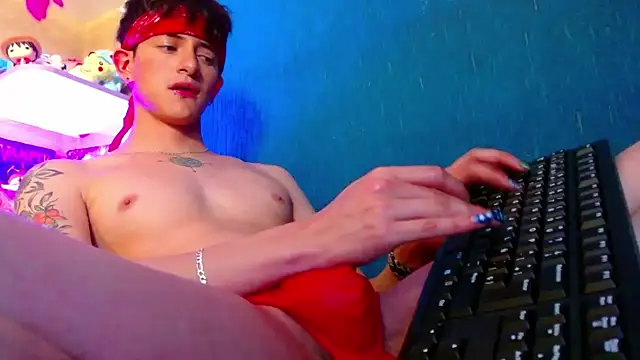 Snapshot of GabyThoms chatting on December 2024 11:59:02 PM GabyThoms online show from December 2024 11:59:02 PM