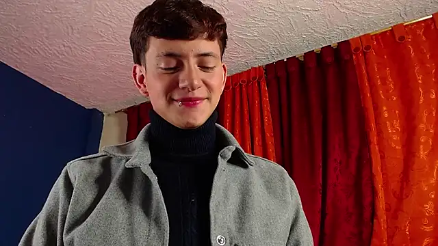 Snapshot of GabyThoms chatting on December 2024 11:49:01 PM GabyThoms online show from December 2024 11:49:01 PM