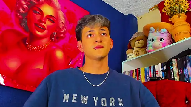 Snapshot of GabyThoms chatting on March 2025 02:41:02 AM GabyThoms online show from March 2025 02:41:02 AM