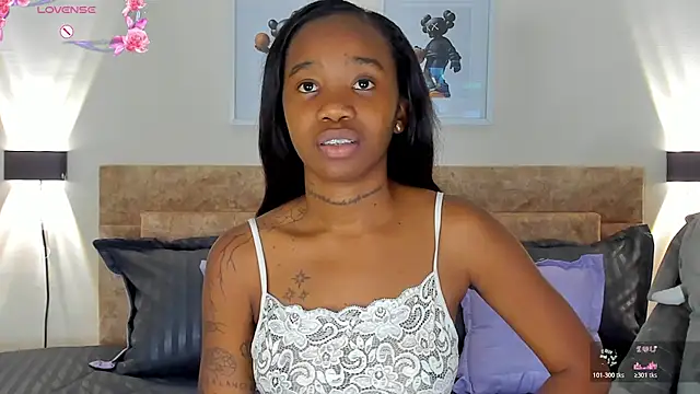 Snapshot of Rihana_hot01 chatting on May 2026 03:01:01 AM Rihana hot01 online show from May 2026 03:01:01 AM