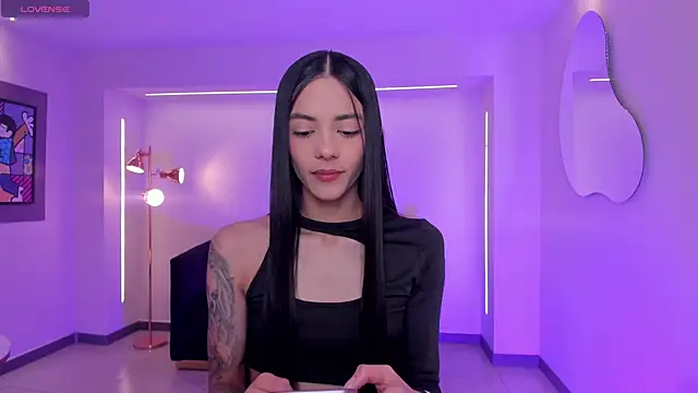 HannahJamesX online show from November 2025 07:01:02 PM