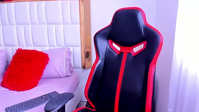 Snapshot of MadelineJackson chatting on January 2026 09:52:02 PM MadelineJackson online show from January 2026 09:52:02 PM