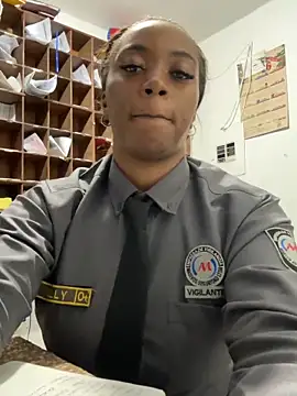 Snapshot of CiaraEbony chatting on April 2026 05:16:01 AM CiaraEbony online show from April 2026 05:16:01 AM